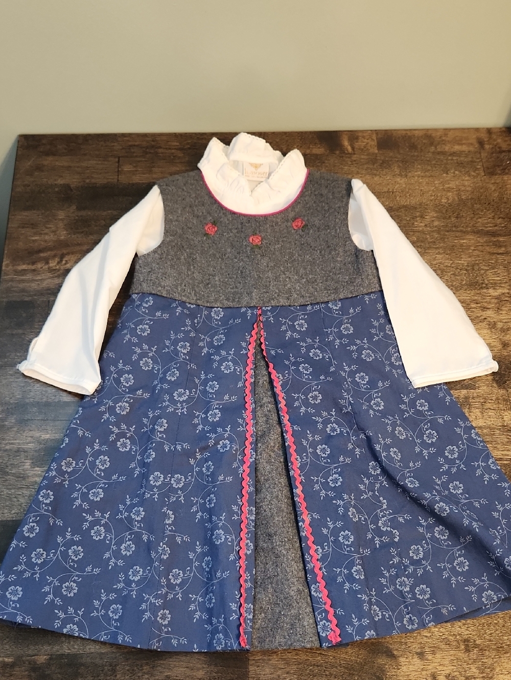 H. Moser White Ruffled Collar Blouse And Wool Blend Floral Dress